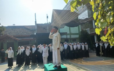 Semarak HSN 2026 di MTs-MA Al Hikam Jombang: Dari Upacara, Panggung Puisi hingga Apresiasi Pejuang Literasi