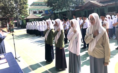 Khidmat dan Penuh Semangat! Momen Pelantikan Pengurus OSIS MTs-MA Al Hikam Jombang 2026–2027