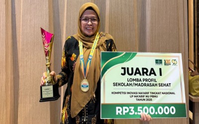 MTS AL HIKAM JOMBANG SABET JUARA 1 NASIONAL PROFIL MADRASAH SEHAT, TERIMA PENGHARGAAN DI JAKARTA