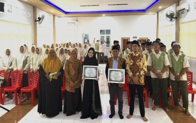 Bekali Literasi Digital, MA Al Hikam Jombang Gelar Seminar Strategi Cerdas Hadapi Era Post-Truth